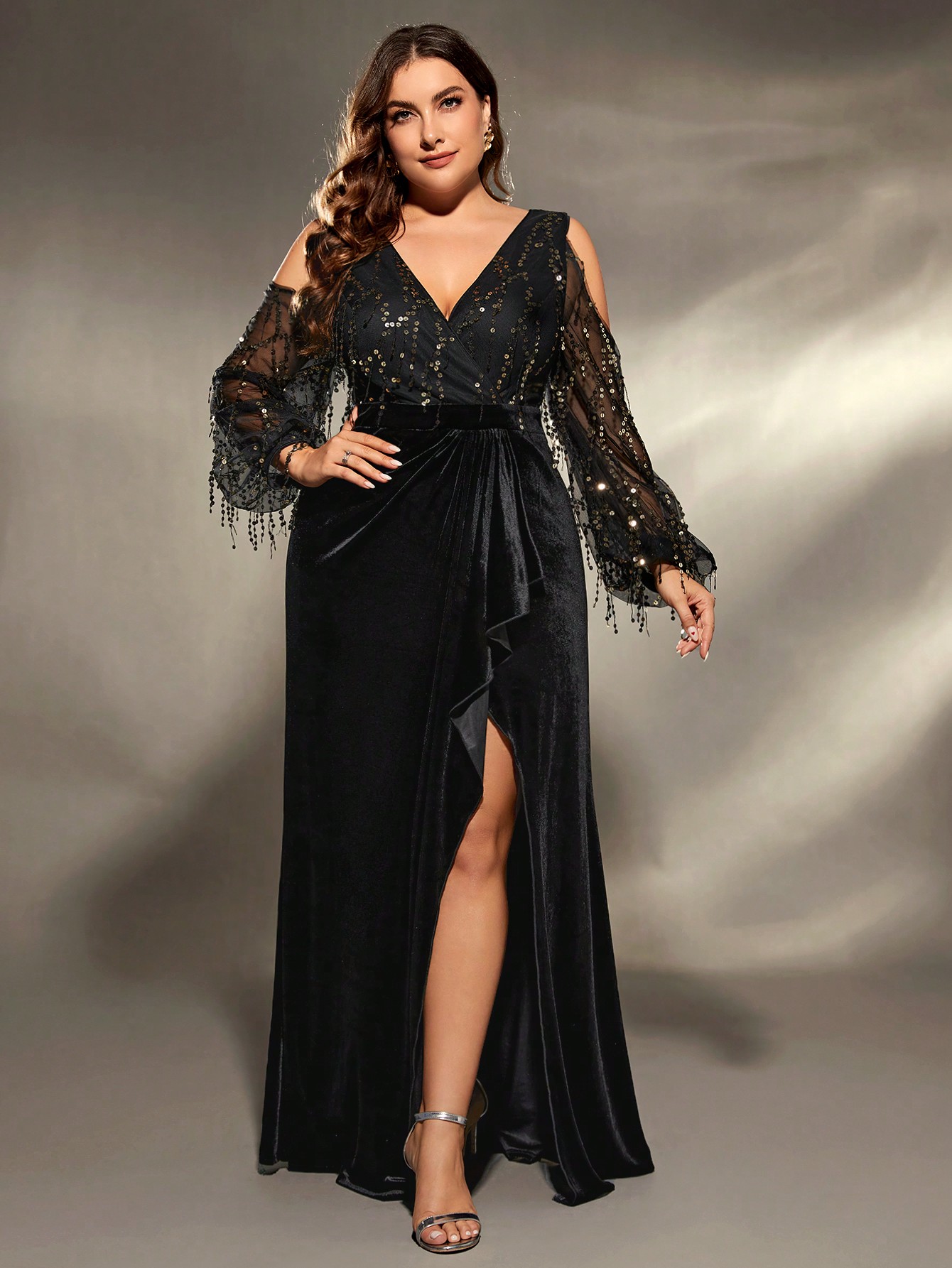 Embroidery Abaya - Mgiacy, talla grande, escote en V