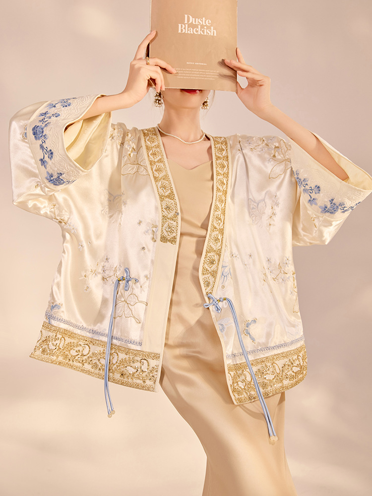 Chaqueta de Lujo con Bordado d - Embroidery Fashion reseña y precio