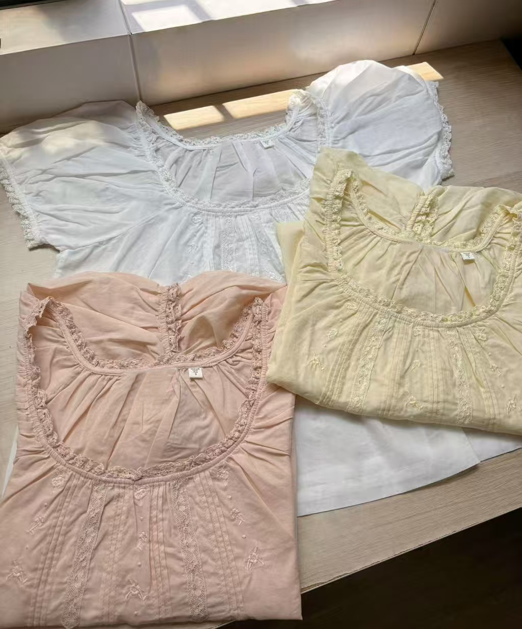 Blusa de Mujer con Encaje y Bo - Embroidery Patches reseña y precio