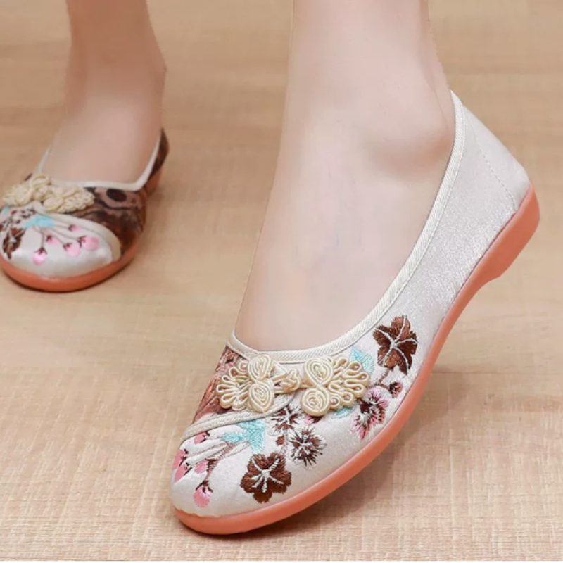 Zapatos de lona de estilo chin - Embroidery Fashion reseña y precio
